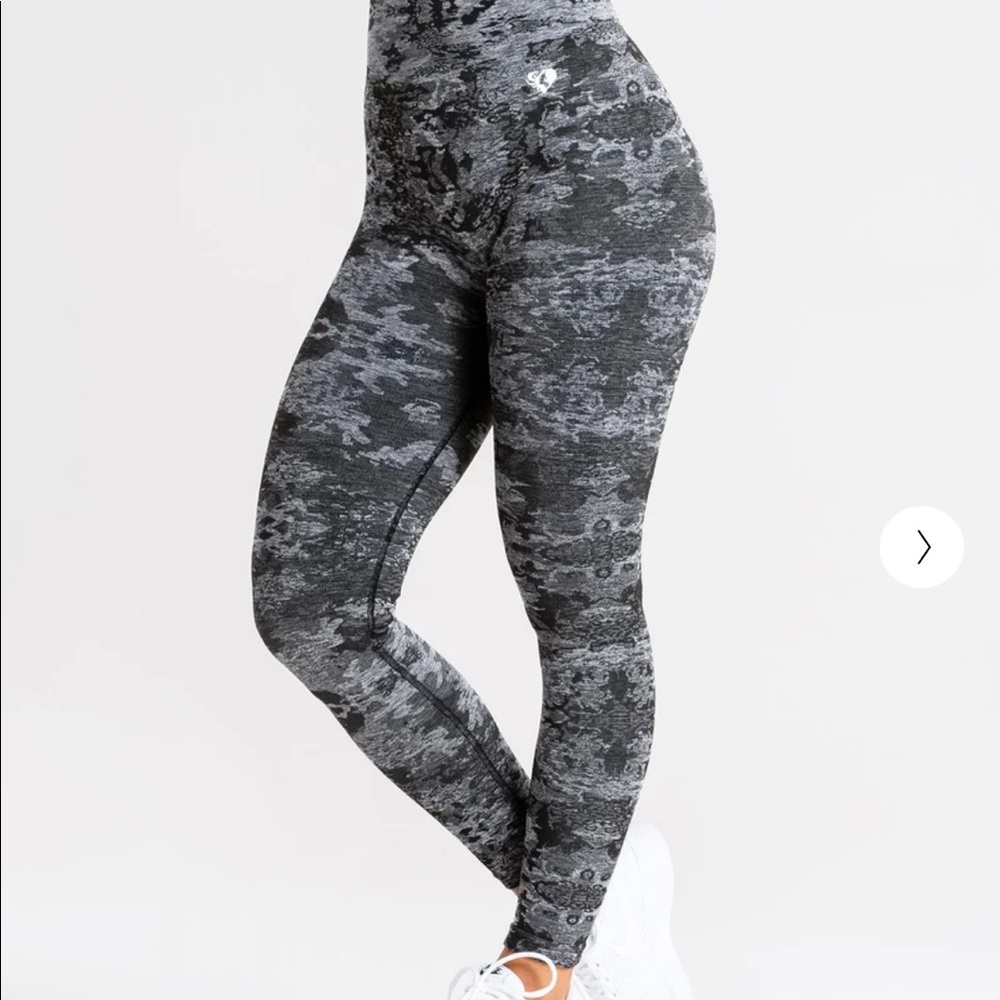 Womens Best Camo Black seamless leggings